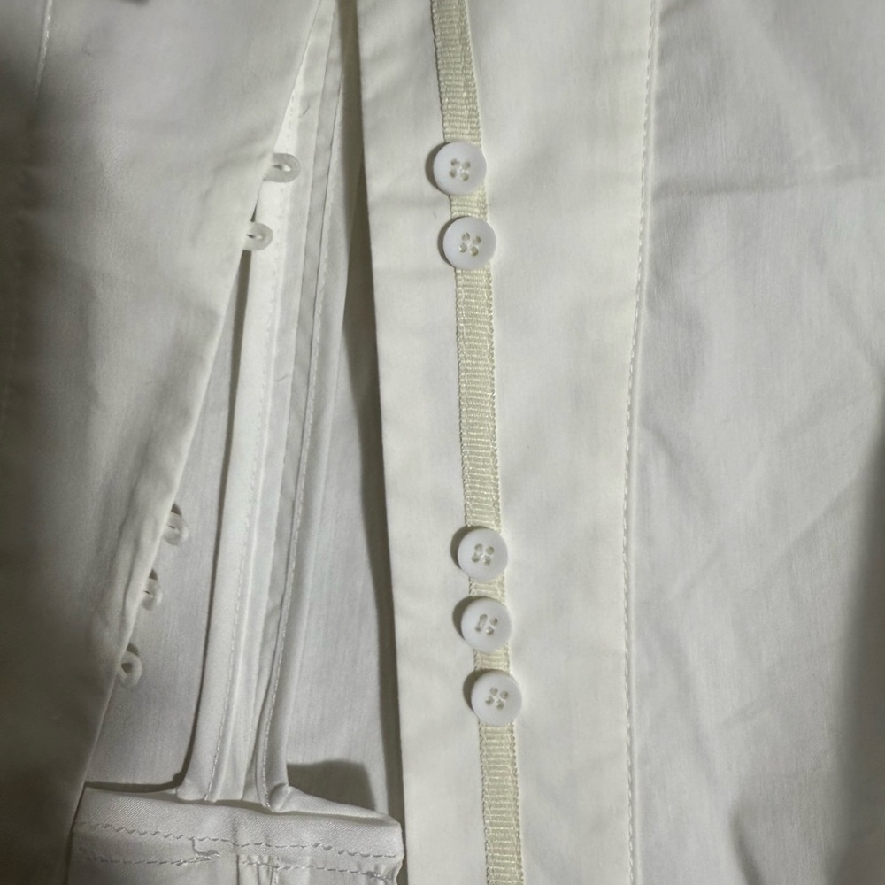 Chic White Button-Up Blouse - Picture 3 of 7